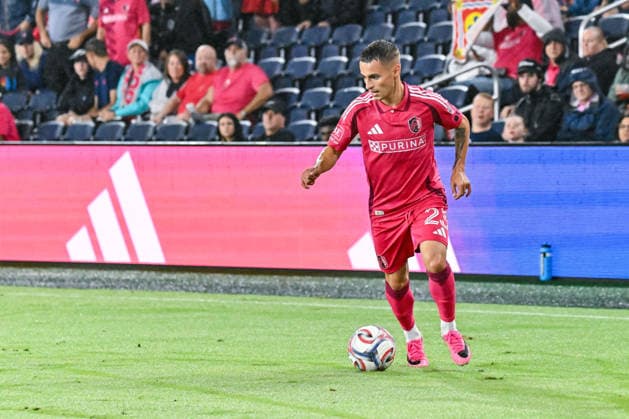 ST. LOUIS, MO - AUGUST 01: Alexandru Matan (23) of the St. Louis CITY SC pushes the ball closer to the opponents goal during the MLS, Fussball Herren, USA regular season match where St. Louis CITY SC hosted Real Salt Lake on Saturday August 1st, 2026, at Energizer Park in St. Louis City, MO. (Photo by Rick Ulreich Icon Sportswire) SOCCER: AUG 01 MLS St. Louis CITY SC vs Real Salt Lake EDITORIAL USE ONLY Icon26080143