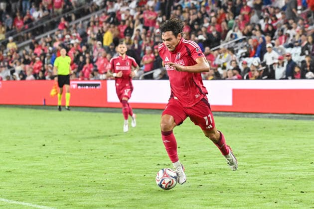 ST. LOUIS, MO - AUGUST 01: Simon Becher (11) of the St. Louis CITY SC rushes the ball towards the goal during the MLS, Fussball Herren, USA regular season match where St. Louis CITY SC hosted Real Salt Lake on Saturday August 1st, 2026, at Energizer Park in St. Louis City, MO. (Photo by Rick Ulreich Icon Sportswire) SOCCER: AUG 01 MLS St. Louis CITY SC vs Real Salt Lake EDITORIAL USE ONLY Icon26080148
