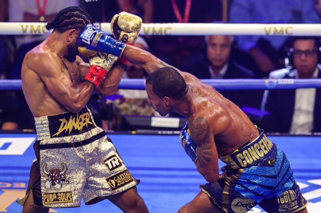 August 01, 2026: (R-L) Robson Conceicao punches Raymond Muratalla during the IBF Lightweight title fight on the Roach Jr. vs Zepeda card inside The Theater at the Virgin Hotels on August 1, 2026 in Las Vegas, NV. CSM. Las Vegas United States of America - ZUMAc04_ 20260801_zma_c04_258 Copyright: xChristopherxTrimx