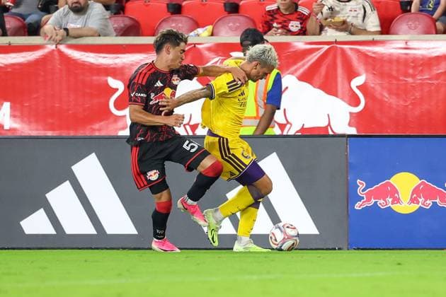 match between New York Red Bulls and Orlando for the MLS, Fussball Herren, USA Antoine Griezmann of Orlando during a match between the New York Red Bulls and Orlando City for the MLS (Major League Soccer) at the Sports Illustrated Stadium in Harrison, New Jersey, United States on the evening of Saturday, August 1, 2026. HARRISON sports illustrated stadium NJ UNITED STATES Copyright: xWILLIAMxVOLCOVx