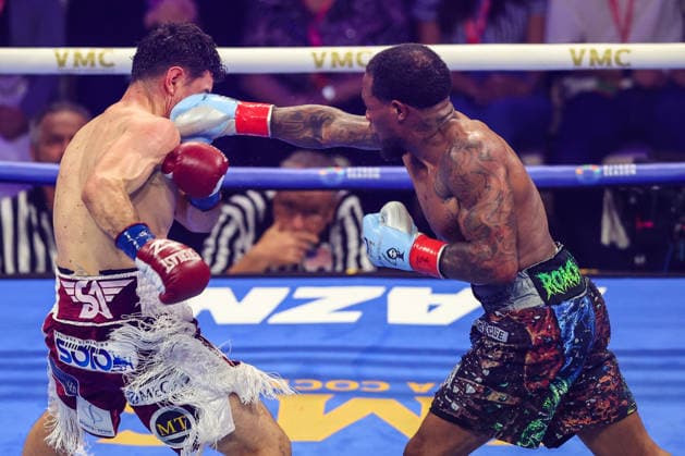 August 01, 2026: (R-L) Lamont Roach Jr. punches William Zepeda during their WBC Lightweight title fight inside The Theater at the Virgin Hotels on August 1, 2026 in Las Vegas, NV. CSM. Las Vegas United States of America - ZUMAc04_ 20260801_zma_c04_286 Copyright: xChristopherxTrimx