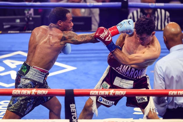 August 01, 2026: (L-R) Lamont Roach Jr. punches William Zepeda during their WBC Lightweight title fight inside The Theater at the Virgin Hotels on August 1, 2026 in Las Vegas, NV. CSM. Las Vegas United States of America - ZUMAc04_ 20260801_zma_c04_288 Copyright: xChristopherxTrimx