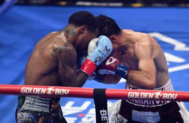 Lamont Roach vs. William Zepeda in Las Vegas LAS VEGAS, NEVADA - AUG 1: Lamont Roach (turquoise glove) and William Zepeda (burgundy glove) exchange punches during the main event for their WBC Lightweight World Championship, WM, Weltmeisterschaft title fight on Saturday night at The Theater Virgin Hotel in Las Vegas, Nevada, United States on August 1, 2026. Tayfun Coskun Anadolu Las Vegas United States. Editorial use only. Please get in touch for any other usage.  Copyright: x2026xAnadoluxTayfunxCoskunx