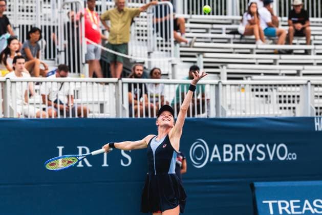 August 1, 2026, Toronto, Ontario, Canada: HARRIET DART of United Kingdom is seen in action against SLOANE STEPHENS of United States of America during a women s singles qualifying match at the 2026 National Bank Open at Sobeys Stadium in Toronto, Ontario. Toronto Canada - ZUMAt160 20260801_zip_t160_010 Copyright: xMathewxTsangx