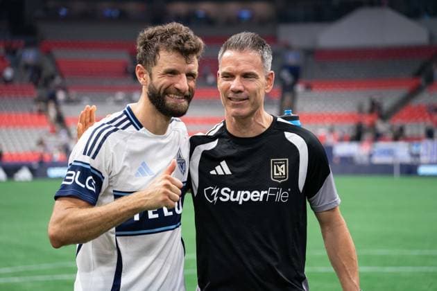 VANCOUVER, CANADA - AUGUST 1: Thomas Muller of Vancouver Whitecaps FC poses for photos with members of the Los Angeles FC staff after the Major League Soccer match between Vancouver Whitecaps FC and Los Angeles FC at BC Place Stadium on August 1, 2026 in Vancouver, British Columbia, Canada.  Copyright: xAmyxElle SPPx Sportspressphoto_SPR199407