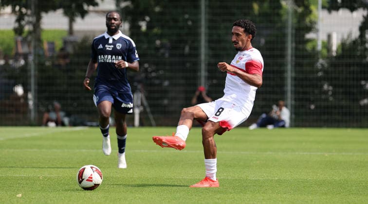 2026.08.01, Deutschland, Stuttgart, Fußball VfB Stuttgart vs. Paris FC, Tiago Tomas (VfB, vorn) *** August 1, 2026, Germany, Stuttgart, Soccer: VfB Stuttgart vs. Paris FC, Tiago Tomas (VfB), in the foreground