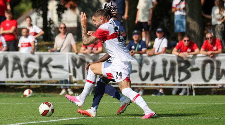 2026.08.01, Deutschland, Stuttgart, Fußball VfB Stuttgart vs. Paris FC, Jeff Chabot (VfB) *** August 1, 2026, Germany, Stuttgart, Soccer: VfB Stuttgart vs. Paris FC, Jeff Chabot (VfB)