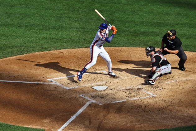 MLB, Baseball Herren, USA Miami Marlins Vs. New York Mets New York Mets player Brett Baty bats during the second inning of a baseball game against the Miami Marlins at Citi Field in Flushing, New York, on August 1, 2026. Flushing N.Y. United States  Copyright: xGordonxDonovanx originalFilename:donovan-mlbmiami260801_np3j7.jpg