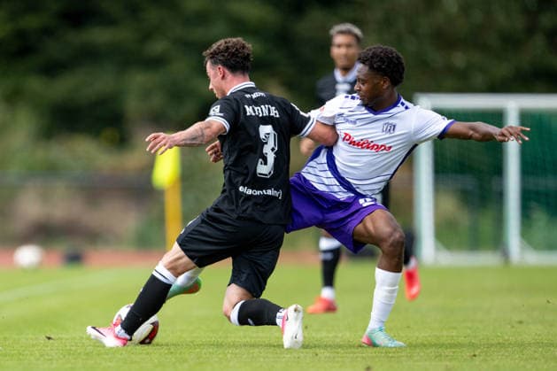 Testspiel 26 27 - VfL Osnabrück - SV Meppen am 01.08.2026 bei Blau Weiss Schinkel in Osnabrück Tony Lesueur (Osnabrueck) im Zweikampf gegen Tobias Mißner Missner (Meppen) *** Friendly Match 26 27: VfL Osnabrück vs. SV Meppen on August 1, 2026, at Blau Weiss Schinkel in Osnabrück; Tony Lesueur (Osnabrück) in a tackle against Tobias Mißner (Meppen) MT