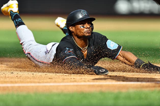 MLB, Baseball Herren, USA Miami Marlins Vs. New York Mets Miami Marlins player Esteury Ruiz, number 3, steals third base during the second inning of a baseball game against the New York Mets at Citi Field in Flushing, New York, on August 1, 2026. Flushing N.Y. United States  Copyright: xGordonxDonovanx originalFilename:donovan-mlbmiami260801_npE37.jpg