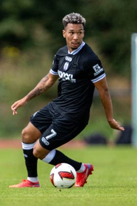 Testspiel 26 27 - VfL Osnabrück - SV Meppen am 01.08.2026 bei Blau Weiss Schinkel in Osnabrück Oliver Schmitt (Meppen) am Ball. *** Friendly Match 26 vs. 27: VfL Osnabrück vs. SV Meppen on August 1, 2026, at Blau Weiss Schinkel in Osnabrück; Oliver Schmitt (Meppen) in possession of the ball MT