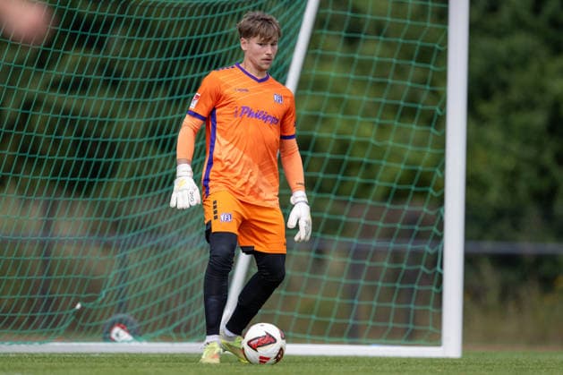 Testspiel 26 27 - VfL Osnabrück - SV Meppen am 01.08.2026 bei Blau Weiss Schinkel in Osnabrück Torwart Niklas Sauter (Osnabrueck) *** Friendly Match 26 vs. 27: VfL Osnabrück vs. SV Meppen on August 1, 2026, at Blau Weiss Schinkel in Osnabrück; Goalkeeper: Niklas Sauter, Osnabrück MT
