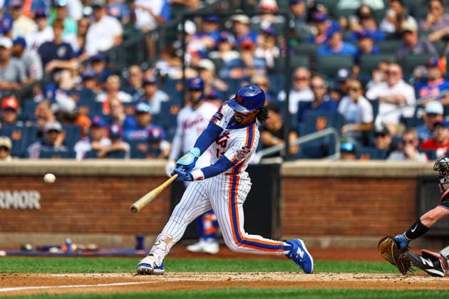 MLB, Baseball Herren, USA Miami Marlins Vs. New York Mets New York Mets player Francisco Lindor 12 singles during the first inning of a baseball game against the Miami Marlins at Citi Field in Flushing, New York, on August 1, 2026. Flushing N.Y. United States  Copyright: xGordonxDonovanx originalFilename:donovan-mlbmiami260801_npaEX.jpg
