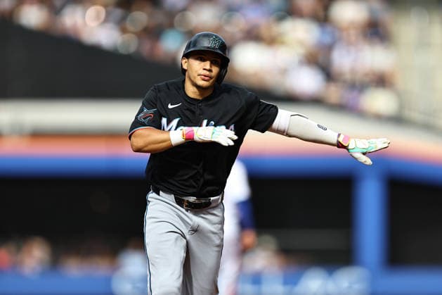 MLB, Baseball Herren, USA Miami Marlins Vs. New York Mets Miami Marlins player Javier Sanoja 8 hits a two-run home run during the second inning of a baseball game against the New York Mets at Citi Field in Flushing, New York, on August 1, 2026. Flushing N.Y. United States  Copyright: xGordonxDonovanx originalFilename:donovan-mlbmiami260801_npLQl.jpg
