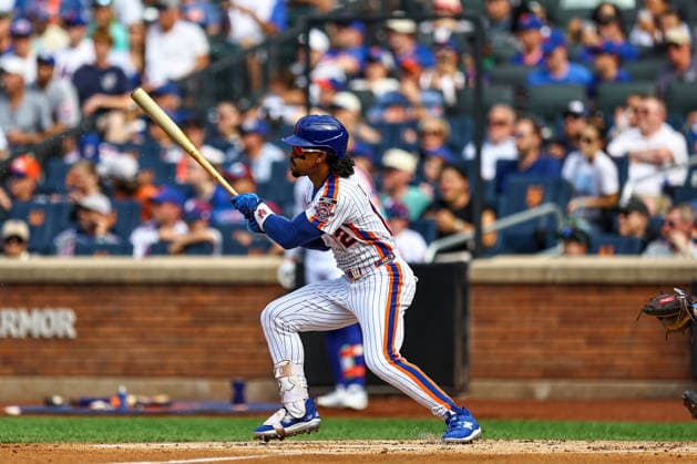 MLB, Baseball Herren, USA Miami Marlins Vs. New York Mets New York Mets player Francisco Lindor 12 singles during the first inning of a baseball game against the Miami Marlins at Citi Field in Flushing, New York, on August 1, 2026. Flushing N.Y. United States  Copyright: xGordonxDonovanx originalFilename:donovan-mlbmiami260801_npNt7.jpg
