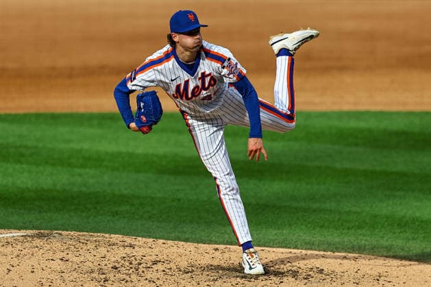 MLB, Baseball Herren, USA Miami Marlins Vs. New York Mets New York Mets starting pitcher Zach Thornton, number 49, throws during the fourth inning of a baseball game against the Miami Marlins at Citi Field in Flushing, New York, on August 1, 2026. Flushing N.Y. United States  Copyright: xGordonxDonovanx originalFilename:donovan-mlbmiami260801_np2M0.jpg