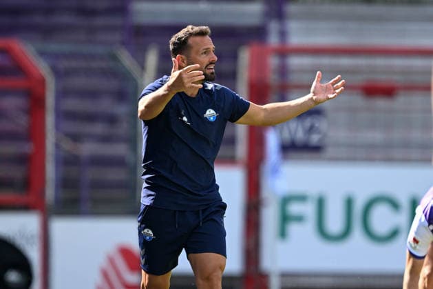 Testspiel 26 27 - VfL Osnabrück - SC Paderborn am 01.08.2026 an der Bremer Brücke in Osnabrück Trainer Ralf Kettemann (Paderborn) unzufrieden, enttäuscht, enttaeuscht, niedergeschlagen. *** Friendly Match 26 vs. 27: VfL Osnabrück vs. SC Paderborn on August 1, 2026, at Bremer Brücke in Osnabrück. Coach Ralf Kettemann (Paderborn): dissatisfied, disappointed, disheartened, dejected MT