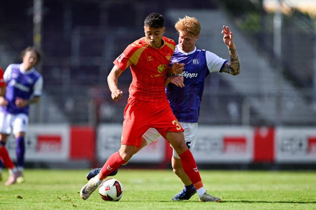 Testspiel 26 27 - VfL Osnabrück - SC Paderborn am 01.08.2026 an der Bremer Brücke in Osnabrück Stefano Marino (Paderborn) im Zweikampf gegen Bjarke Jacobsen (Osnabrueck) *** Friendly Match 26 vs. 27: VfL Osnabrück vs. SC Paderborn on August 1, 2026, at Bremer Brücke in Osnabrück. Stefano Marino (Paderborn) in a tackle against Bjarke Jacobsen (Osnabrück) MT