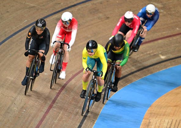 COM26 Track cycling, Rad, Radsport, Bahnrad, Bahn Liliya Tatarinof of Australia (C) competes during the first round of the Women™s Keirin during the Glasgow 2026 Commonwealth Games Track Cycling at the Sir Chris Hoy Velodrome in Glasgow, Scotland, Sunday, August 2, 2026. ( NO ARCHIVING, EDITORIAL USE ONLY Glasgow Scotland United Kingdom  Copyright: xDEANxLEWINSx 20260802189137774257