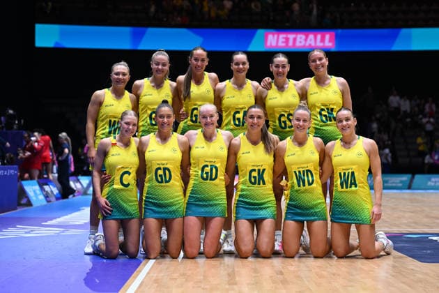 COM26 NETBALL, Team Australia pose for a photograph after winning the Bronze Medal match between Australia and England of the Glasgow 2026 Commonwealth Games at The Hydro in Glasgow, Scotland, Sunday, August 2, 2026. ( NO ARCHIVING, EDITORIAL USE ONLY Glasgow Scotland United Kingdom  Copyright: xLUKASxCOCHx 20260802114022595794