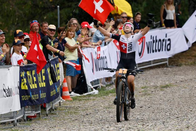 02.08.2026, Monteceneri, Monte Ceneri, 2026 UEC MTB European Championship, EM, Europameisterschaft XCO Women U23 s Final (cross country olympic) Anina Hutter 7 (SUI) celebrating her solo victory at the finish line of the Women s U23 cross country olympic European championship Monteceneri Monte Ceneri Ticino Switzerland *** August 2, 2026, Monteceneri, Monte Ceneri, 2026 UEC MTB European Championship XCO Women’s U23 Final, Cross Country Olympic: Anina Hutter (7 SUI) celebrating her solo victory at the finish line of the Women’s U23 Cross Country Olympic European Championship in Monteceneri, Monte Ceneri, Ticino, Switzerland Copyright: xJustPictures.ch FrancescoxMinghettix jp-en-FrMi-_NG_0903