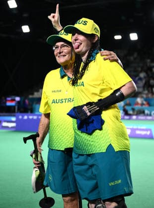 COM26 BOWLS, Louise Hoskins (left) and Serena Bonnell of Australia celebrate winning the Para Women™s Pairs B6-B8 Gold Medal match between Australia and New Zealand during the Glasgow 2026 Commonwealth Games at SEC Centre Hall 3 in Glasgow, Scotland, Sunday, August 2, 2026. ( NO ARCHIVING, EDITORIAL USE ONLY Glasgow Scotland United Kingdom  Copyright: xJOELxCARRETTx 20260802162208669784