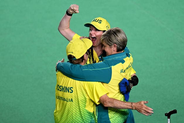 COM26 BOWLS, Australian Para Head Coach Karen Murphy (R) reacts with Serena Bonnell (C) and Louise Hoskins following their win in the Para Women™s Pairs B6-B8 Gold Medal match between Australia and New Zealand during the Glasgow 2026 Commonwealth Games at SEC Centre Hall 3 in Glasgow, Scotland, Sunday, August 2, 2026. ( NO ARCHIVING, EDITORIAL USE ONLY Glasgow Scotland United Kingdom  Copyright: xLUKASxCOCHx 20260802186056750275