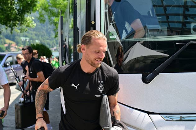 02.08.2026; Rottach-Egern; Fussball, Herren, Saison 2026 2027, Trainingslager Borussia Moenchengladbach Ankunft der Gladbacher am Mannschaftshotel; hier Eugen Polanski (Trainer Gladbach) DFL regulations prohibit any use of photographs as image sequences and or quasi-video. Stadion Am Birkenmoos Bayern Deutschland *** August 2, 2026, Rottach Egern Soccer, Men s, 2026–2027 season, Borussia Mönchengladbach training camp; arrival of the Gladbach team at the team hotel—Eugen Polanski, Gladbach coach. DFL regulations prohibit any use of photographs as image sequences and or quasi-video. Am Birkenmoos Stadium, Bavaria, Germany