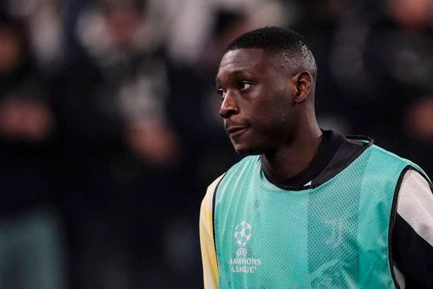 Juventus& x2019; Kolo Muani Randal during the warm up before the Uefa Champions League soccer match between Juventus Fc and PSV Eindhoven at the Juventus stadium in Turin, Playoff - north west Italy - February 11, 2025. - Soccer .  Copyright: xFabioxFerrari LaPressex