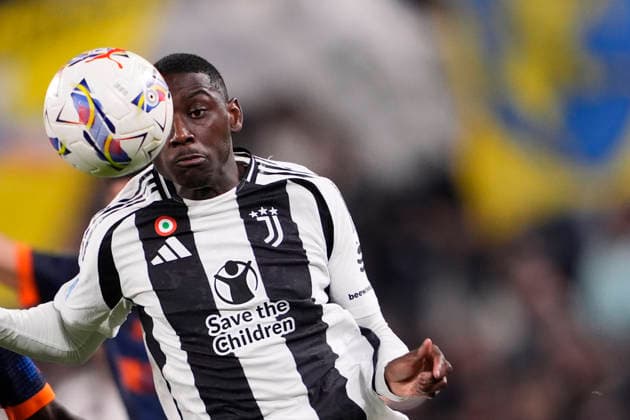 Juventus’ Kolo Muani Randal during the Serie A soccer match between Juventus Fc and Lecce at the Juventus Stadium in Turin, north west Italy - April 12, 2025. - Soccer  Copyright: xFabioxFerrari LaPressex