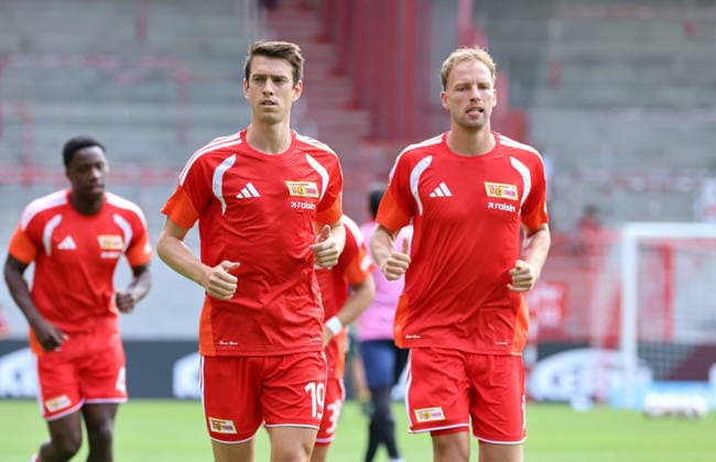 Janik Haberer, Marvin Friedrich beim Warmlaufen Aktion Oberkörper Fußball Fussball Bundesliga Herren DFL Testspiel Saison 2026 2027 02.08.2026 1.FC Union Berlin FCU vs. Cagliari Calcio DFL regulations prohibit any use of photographs as image sequences and or quasi-video. *** Janik Haberer and Marvin Friedrich warming up; Upper Body Exercise; Sports; Soccer; Bundesliga; Men s; DFL; Friendly Match; 2026–2027 Season; February 8, 2026; 1. FC Union Berlin (FCU) vs. Cagliari Calcio; DFL regulations prohibit any use of photographs as image sequences and or quasi-video