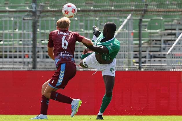 01.08.26, GER, Regionalliga Nord, Fussball, 1. Spieltag, Saison 2026 2027, Dietmar-Scholze-Stadion an der Lohmuehle, VfB Luebeck vs SC Weiche Flensburg Benjamin Lamce (SC Weiche Flensburg 08 06) im Zweikampf gegen Daouda Beleme (VfB Luebeck 21) Foto nordphoto GmbH Tauchnitz Luebeck Dietmar-Scholze-Stadion an der Lohmuehle SH Germany *** August 26, 2026, Germany, Regionalliga Nord, Soccer, Matchday 1, 2026–2027 Season, Dietmar Scholze Stadium an der Lohmuehle, VfB Lübeck vs. SC Weiche Flensburg Benjamin Lamce of SC Weiche Flensburg 08 06 in a tackle against Daouda Beleme of VfB Lübeck 21 Photo: nordphoto GmbH Tauchnitz Lübeck Dietmar Scholze Stadium an der Lohmühle SH Germany Copyright: xnordphotoxGmbHx xTauchnitzx