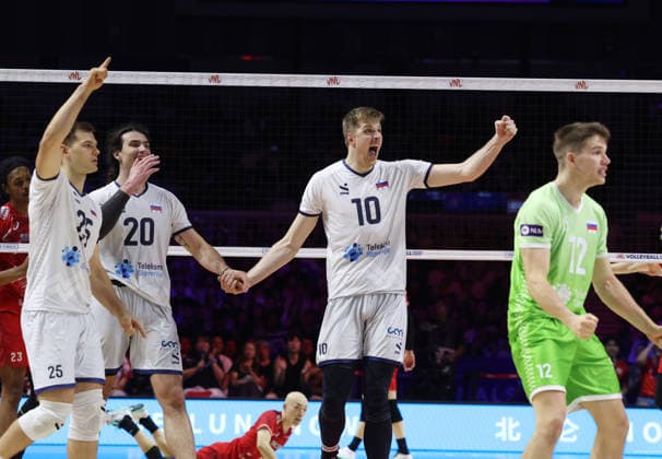 (260802) -- NINGBO, Aug. 2, 2026 -- Players of Slovenia celebrate during the 3rd-place match between Slovenia and Japan at the 2026 Volleyball Nations League (VNL) Men s Final Round in Ningbo, east China s Zhejiang Province, Aug. 2, 2026. (Photo by Xinhua) (SP)CHINA-NINGBO-VOLLEYBALL-VOLLEYBALL NATIONS LEAGUE-3RD PLACE-SLO VS JPN SuoxXianglu 