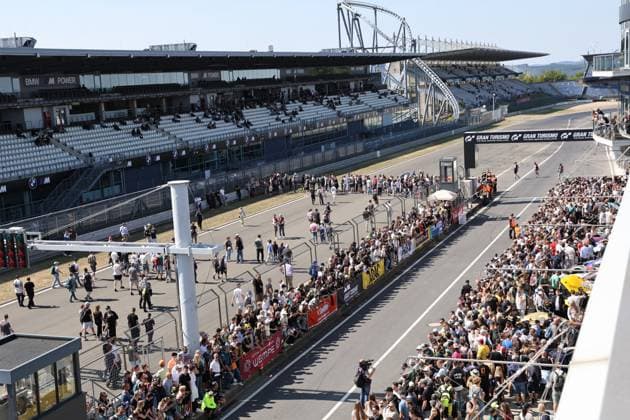 RECORD DATE NOT STATED Die Fans beim Grid-Walk beim siebten Lauf der NLS auf dem Nuerburgring GER, Motorsport, Nuerburgring Langstrecken Serie 2026, NLS, 6h ADAC Ruhr-Pokal-Rennen, Rennen 7, Nuerburgring, Deutschland, Rheinland-Pfalz, 01.08.2026 GER, Motorsport, Nuerburgring Langstrecken Serie 2026, NLS, 6h ADAC Ruhr-Pokal-Rennen, Rennen 7, Nuerburgring, Deutschland, Rheinland-Pfalz, 01.08.2026 Nuerburg *** Fans at the grid walk during the seventh round of the NLS at the Nürburgring, GER, Motorsports, 2026 Nürburgring Endurance Series, NLS, 6-Hour ADAC Ruhr Cup Race, Race 7, Nürburgring, Germany, Rhineland-Palatinate, August 1, 2026 GER, Motorsports, 2026 Nürburgring Endurance Series, NLS, 6-Hour ADAC Ruhr Cup Race, Race 7, Nürburgring, Germany, Rhineland-Palatinate, August 1, 2026, Nürburgring Copyright: xEibner-Pressefoto JuergenxAugstx EP_JAT