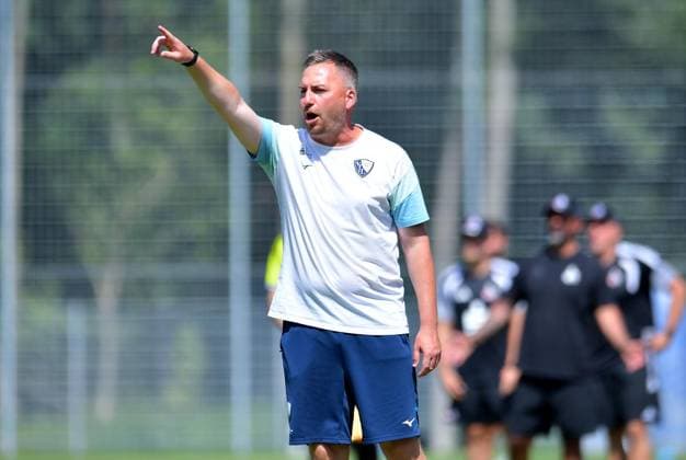 VfL Bochum U19 - 1. FC Köln U19 ** NUR FÜR REDAKTIONELLE ZWECKE ** EDITORIAL USE ONLY **<p>Fußball DFB-Pokal A-Junioren 1. Runde: VfL Bochum U19 - 1. FC Köln U19 am 02.08.2026 am Nachwuchszentrum Hiltroper Straße in Bochum David Siebers ( Trainer VfL Bochum U19 ) Deutschland Nordrhein-Westfalen Bochum Copyright: ThorstenxTillmann *** VfL Bochum U19 vs. 1. FC Köln U19 ** FOR EDITORIAL PURPOSES ONLY ** EDITORIAL USE ONLY ** p Soccer DFB Cup A Juniors 1st Round VfL Bochum U19 vs. 1. FC Köln U19 on August 2, 2026, at the Youth Training Center on Hiltroper Straße in Bochum David Siebers, Coach of VfL Bochum U19, Germany, North Rhine-Westphalia, Bochum Copyright ThorstenxTillmann Copyright: ThorstenxTillmann doc86zfcc1evac1524f6gwl ,EDITORIAL USE ONLY