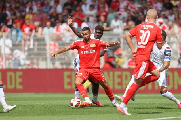 02.08.2026, xtgx, Fussball, Testspiel, 1. FC Union Berlin - Cagliari Calcio v.l. Livan Burcu (Union Berlin, 9) Ndary Michel Adopo (Cagliari, 8) Zweikampf, Duell, Kampf, tackle (DFL DFB REGULATIONS PROHIBIT ANY USE OF PHOTOGRAPHS as IMAGE SEQUENCES and or QUASI-VIDEO) Berlin *** August 2, 2026, xtgx, Soccer, Friendly Match, 1 FC Union Berlin vs. Cagliari Calcio, Livan Burcu (Union Berlin), 9 Ndary Michel Adopo (Cagliari), 8 Tackle, Duel, Battle, DFL DFB REGULATIONS PROHIBIT ANY USE OF PHOTOGRAPHS AS IMAGE SEQUENCES AND OR QUASI-VIDEO Berlin