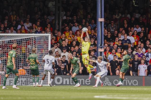 LUTON , 02-08-2026 , Kenilworth Road , season 2026 2027 , Dutch Pre-season football . friendly match between Luton Town and Go Ahead Eagles, safe GA Eagles goalkeeper Kjetil Haug Luton Town - Go Ahead Eagles (friendly)  x205402565x Copyright: