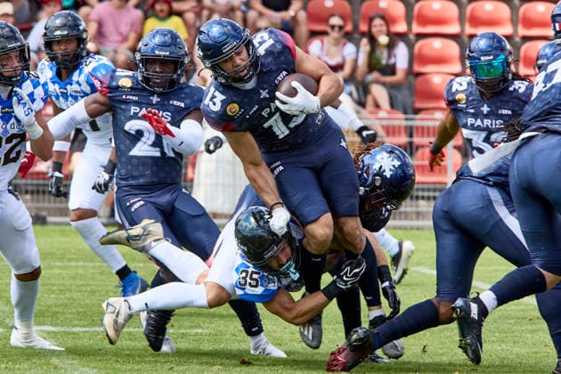 European Football Alliance (EFA), Munich Ravens vs Paris Musketeers, Munich Ravens, Paris Musketeers, 2026-08-02 in München-Unterhaching (Alpenbauer Sportpark Unterhaching) NADJEM Lokem (PARIS MUSKETEERS Wide Receiver (WR) Nr13-PAR13). MAIER Jonas (Munich Ravens Linebacker (LB) Nr35-MUC35) sportworld München-Unterhaching Alpenbauer Sportpark Unterhachin Bayern Deutschland *** European Football Alliance (EFA), Munich Ravens vs. Paris Musketeers, Munich Ravens, Paris Musketeers, August 2, 2026, in Munich-Unterhaching, Alpenbauer Sportpark, Unterhaching, NADJEM Lokem, PARIS MUSKETEERS, Wide Receiver (WR) No. 13, PAR13, Jonas Maier, Munich Ravens, Linebacker (LB) No. 35, MUC35, Sportworld, Munich-Unterhaching, Alpenbauer Sportpark, Unterhaching, Bavaria, Germany