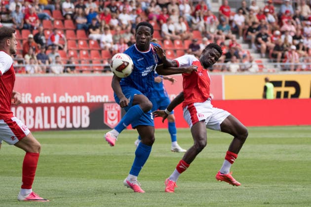 Benjika Caciel (Erfurt, 8), Bocar Baro (HFC, 9), Hallescher FC vs. FC Rot-Weiss Erfurt, Fussball, Regionalliga Nordost, 2. Spieltag, Saison 2026 27, 02.08.2026 Halle Leuna Chemie Stadion ST Deutschland *** Benjika Caciel Erfurt, 8, Bocar Baro HFC, 9, Hallescher FC vs. FC Rot Weiss Erfurt, Soccer, Northeast Regional League, Matchday 2, 2026–27 Season, February 8, 2026, Halle Leuna Chemie Stadium, ST Deutschland