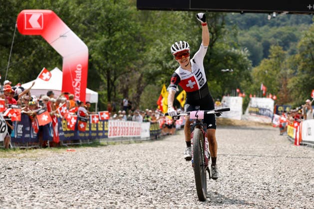 02.08.2026, Monteceneri, Monte Ceneri, 2026 UEC MTB European Championship, EM, Europameisterschaft XCO Women Elite s Final (cross country olympic) Sina Frei 4 (SUI) celebrating her solo victory at the finish line of the Women s Elite cross country olympic European championship Monteceneri Monte Ceneri Ticino Switzerland *** August 2, 2026, Monteceneri, Monte Ceneri, 2026 UEC MTB European Championship XCO Women’s Elite Final, Cross-Country Olympic: Sina Frei (4, SUI) celebrating her solo victory at the finish line of the Women’s Elite Cross-Country Olympic European Championship in Monteceneri, Monte Ceneri, Ticino, Switzerland Copyright: xJustPictures.ch FrancescoxMinghettix jp-en-FrMi-_NG_1916