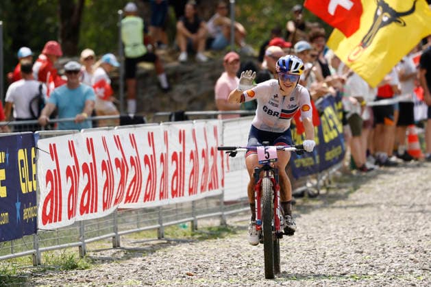 02.08.2026, Monteceneri, Monte Ceneri, 2026 UEC MTB European Championship, EM, Europameisterschaft XCO Women Elite s Final (cross country olympic) Evie Richards 5 (GBR) arriving in fifth position Monteceneri Monte Ceneri Ticino Switzerland *** August 2, 2026, Monteceneri, Monte Ceneri, 2026 UEC MTB European Championship XCO Women s Elite Final, Cross-Country Olympic, Evie Richards (5, GBR) finishing in fifth place, Monteceneri, Monte Ceneri, Ticino, Switzerland Copyright: xJustPictures.ch FrancescoxMinghettix jp-en-FrMi-_NG_2027