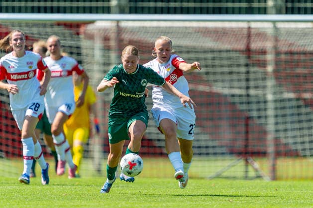 Testspiel: VfB Stuttgart vs. SpVgg Greuther Fürth; 02.08.2026 Stuttgart, GERMANY - 02. August 2026: Leonie Schetter (VfB Stuttgart, 27) im Zweikampf während dem Testspiel zwischen dem VfB Stuttgart und dem SpVgg Greuther Fürth auf dem Sportgelände des Clubzentrum des VfB Stuttgart. *** Friendly Match: VfB Stuttgart vs. SpVgg Greuther Fürth, August 2, 2026, Stuttgart, GERMANY August 2, 2026 Leonie Schetter of VfB Stuttgart, 27, in a tackle during the friendly match between VfB Stuttgart and SpVgg Greuther Fürth at the sports complex of the VfB Stuttgart Club Center Copyright: xBEAUTIFULxSPORTS Steinx