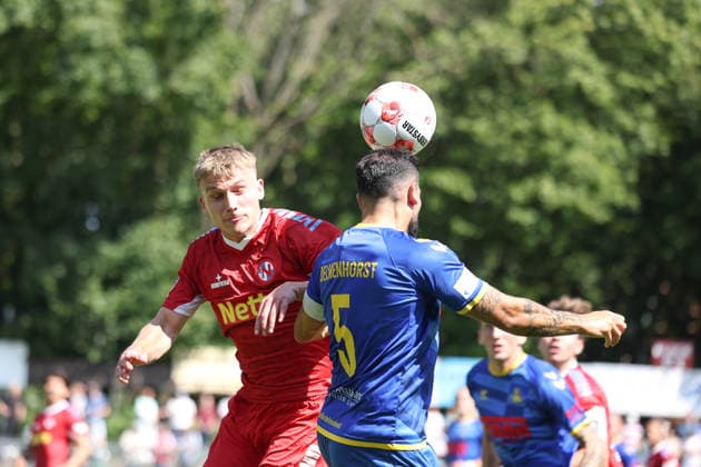 Fußball I Herren I Saison 2026 2027 I Regionalliga Nord I 1.Spieltag I Eintracht Norderstedt - SV Atlas Delmenhorst I 02.08.2026 Melvin Zimmer (11, FC Eintracht Norderstedt) Ibrahim Temin (5, SV Atlas Delmenhorst) *** Soccer I Men s I 2026–2027 Season I Regionalliga Nord I Matchday 1 I Eintracht Norderstedt vs. SV Atlas Delmenhorst I August 2, 2026 Melvin Zimmer 11, FC Eintracht Norderstedt Ibrahim Temin 5, SV Atlas Delmenhorst Copyright: xLobeca RalfxHomburgx