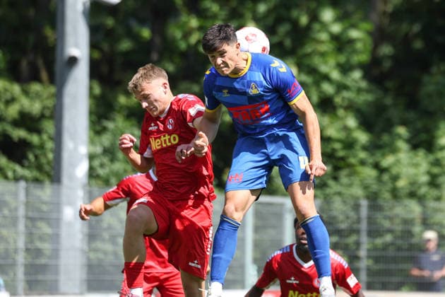 Fußball I Herren I Saison 2026 2027 I Regionalliga Nord I 1.Spieltag I Eintracht Norderstedt - SV Atlas Delmenhorst I 02.08.2026 Melvin Zimmer (11, FC Eintracht Norderstedt) Alejo Romero (4, SV Atlas Delmenhorst) *** Soccer I Men s I 2026–2027 Season I Regionalliga Nord I Matchday 1 I Eintracht Norderstedt vs. SV Atlas Delmenhorst I August 2, 2026 Melvin Zimmer 11, FC Eintracht Norderstedt Alejo Romero 4, SV Atlas Delmenhorst Copyright: xLobeca RalfxHomburgx