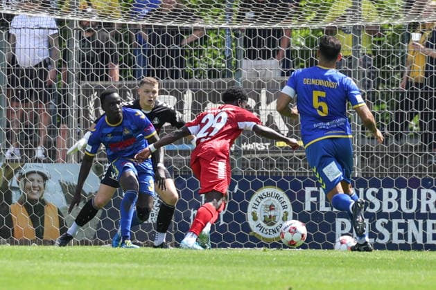 Fußball I Herren I Saison 2026 2027 I Regionalliga Nord I 1.Spieltag I Eintracht Norderstedt - SV Atlas Delmenhorst I 02.08.2026 Andre Ndiaye (3, SV Atlas Delmenhorst) Damian Schobert (1, SV Atlas Delmenhorst) Ezra Ampofo (29, FC Eintracht Norderstedt) *** Soccer I Men I 2026–2027 Season I Regionalliga Nord I Matchday 1 I Eintracht Norderstedt vs. SV Atlas Delmenhorst I August 2, 2026 Andre Ndiaye 3, SV Atlas Delmenhorst Damian Schobert 1, SV Atlas Delmenhorst Ezra Ampofo 29, FC Eintracht Norderstedt Copyright: xLobeca RalfxHomburgx