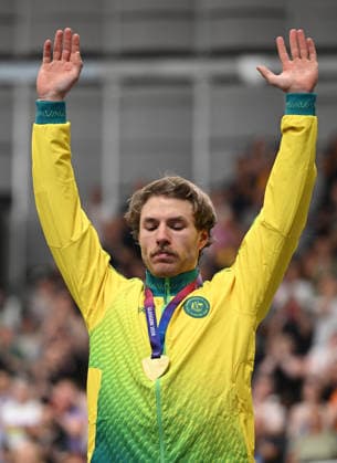 COM26 Track cycling, Rad, Radsport, Bahnrad, Bahn Gold medalist Leigh Hoffman of Australia celebrates during the medal ceremony for the Men™s 1000m Time Trial Final during the Glasgow 2026 Commonwealth Games Track Cycling at the Sir Chris Hoy Velodrome in Glasgow, Scotland, Sunday, August 2, 2026. ( NO ARCHIVING, EDITORIAL USE ONLY Glasgow Scotland United Kingdom  Copyright: xDEANxLEWINSx 20260802169452334410