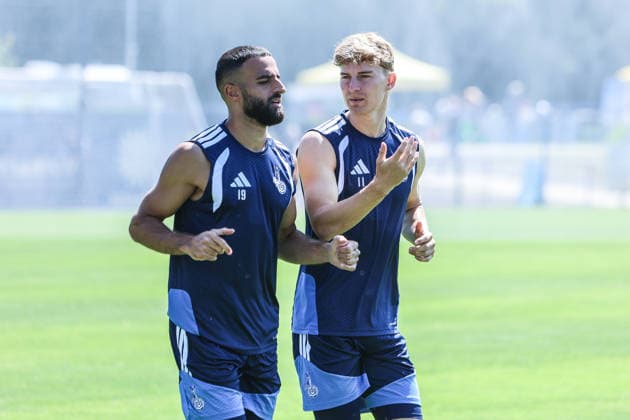 Fussball, 3.Liga Saison 2026 2027 schauinsland reisen Familientag beimMSV Duisburg 02.08.2026, Trainingsgelände MSV Duisburg Ramien Safi (MSV Duisburg, 19) Dominik Kother (MSV Duisburg, 11) Duisburg Trainingsgelände MSV Duisburg Nordrhein-Westfalen Deutschland *** Sports, Soccer, 3rd Division Season 2026–2027, Schauinsland Travel, Family Day at MSV Duisburg, August 2, 2026, MSV Duisburg Training Facility, Ramien Safi (MSV Duisburg), 19 Dominik Kother (MSV Duisburg), 11 Duisburg, MSV Duisburg Training Facility, North Rhine-Westphalia, Germany