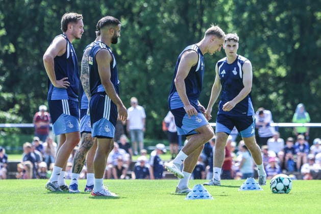 Fussball, 3.Liga Saison 2026 2027 schauinsland reisen Familientag beimMSV Duisburg 02.08.2026, Trainingsgelände MSV Duisburg Aljaz Casar (MSV Duisburg, 8) Ramien Safi (MSV Duisburg, 19) Florian Krüger (MSV Duisburg, 26) Duisburg Trainingsgelände MSV Duisburg Nordrhein-Westfalen Deutschland *** Sports, Soccer, 3rd Division Season 2026–2027, Schauinsland Travel, Family Day at MSV Duisburg, August 2, 2026, MSV Duisburg Training Facility: Aljaz Casar (MSV Duisburg), 8 Ramien Safi (MSV Duisburg), 19 Florian Krüger (MSV Duisburg), 26 Duisburg Training Facility, MSV Duisburg, North Rhine-Westphalia, Germany
