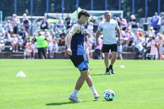 Fussball, 3.Liga Saison 2026 2027 schauinsland reisen Familientag beimMSV Duisburg 02.08.2026, Trainingsgelände MSV Duisburg Martin Ens (MSV Duisburg, 4) Duisburg Trainingsgelände MSV Duisburg Nordrhein-Westfalen Deutschland *** Sports, Soccer, 3rd Division 2026–2027 Season, Schauinsland Travel, Family Day at MSV Duisburg, August 2, 2026, MSV Duisburg Training Facility, Martin Ens, MSV Duisburg, 4 Duisburg, MSV Duisburg Training Facility, North Rhine-Westphalia, Germany
