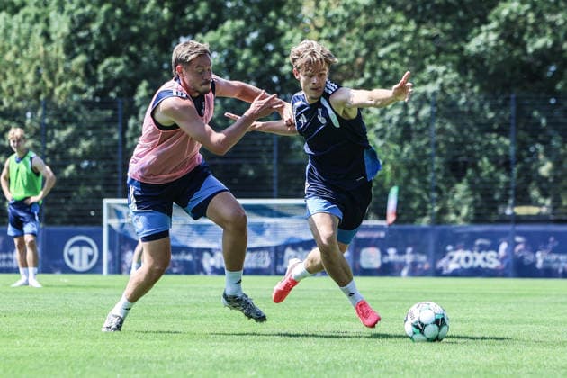 Fussball, 3.Liga Saison 2026 2027 schauinsland reisen Familientag beimMSV Duisburg 02.08.2026, Trainingsgelände MSV Duisburg Aljaz Casar (MSV Duisburg, 8) Jakob Bookjans (MSV Duisburg, 7) Duisburg Trainingsgelände MSV Duisburg Nordrhein-Westfalen Deutschland *** Sports, Soccer, 3rd Division Season 2026–2027, Schauinsland Travel, Family Day at MSV Duisburg, August 2, 2026, MSV Duisburg Training Facility, Aljaz Casar (MSV Duisburg), 8 Jakob Bookjans (MSV Duisburg), 7 Duisburg Training Facility, MSV Duisburg, North Rhine-Westphalia, Germany